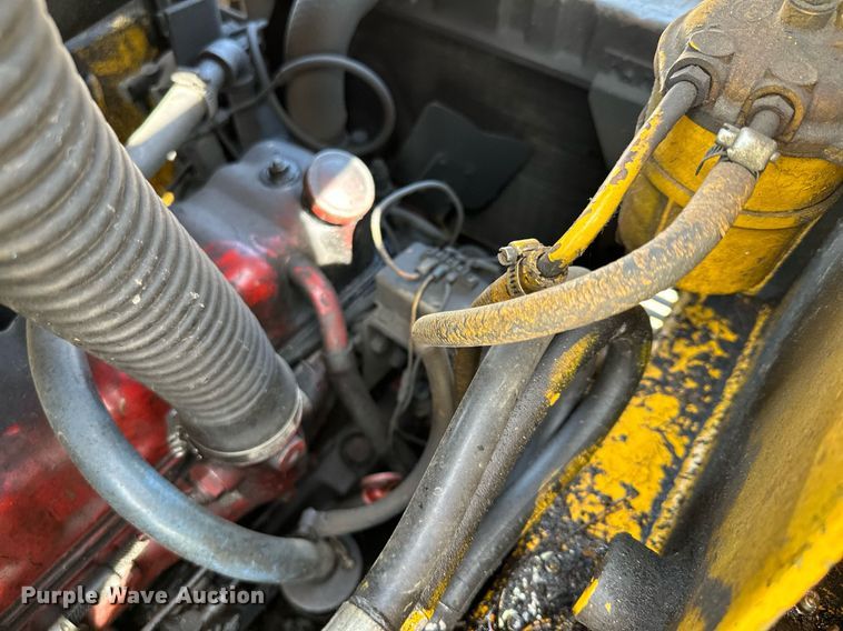 image for item AF9640 1977 Owatonna Mustang 440  skid steer loader