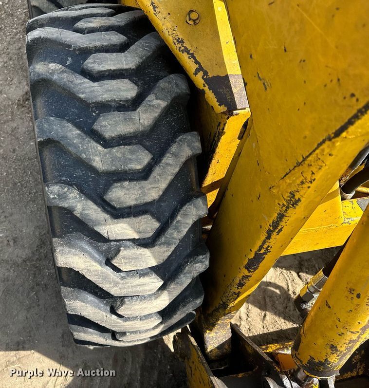 image for item AF9640 1977 Owatonna Mustang 440  skid steer loader