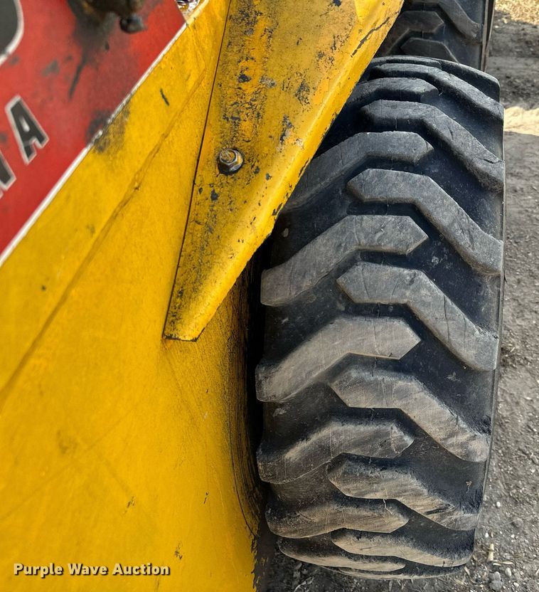 image for item AF9640 1977 Owatonna Mustang 440  skid steer loader