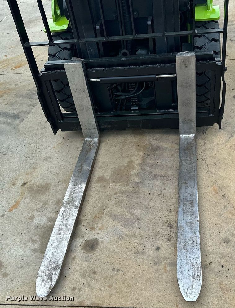 image for item AF9642 2014 Clark C18L  forklift