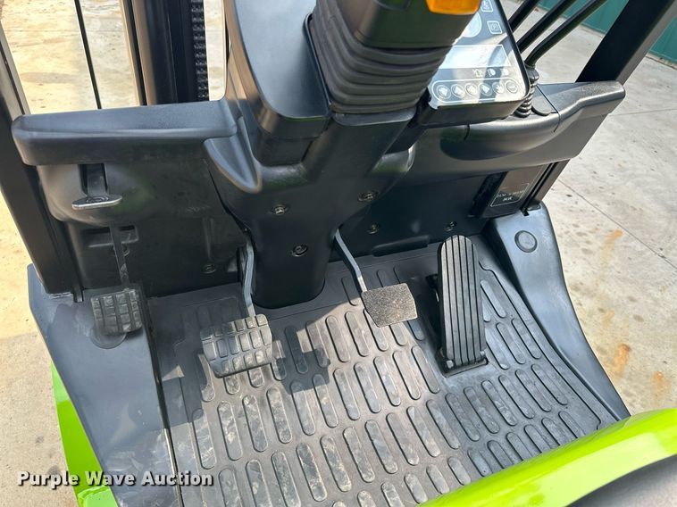 image for item AF9642 2014 Clark C18L  forklift