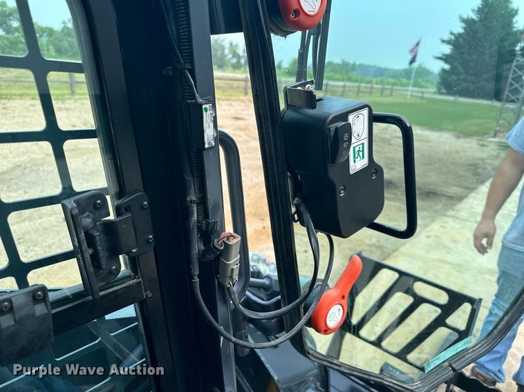 image for item AF9643 2019 John Deere 317G  tracked skid steer loader