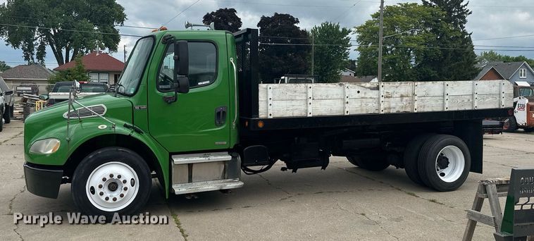 image for item AF9652 2005 Freightliner Business Class M2  dump flatbed truck