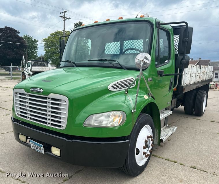 image for item AF9652 2005 Freightliner Business Class M2  dump flatbed truck