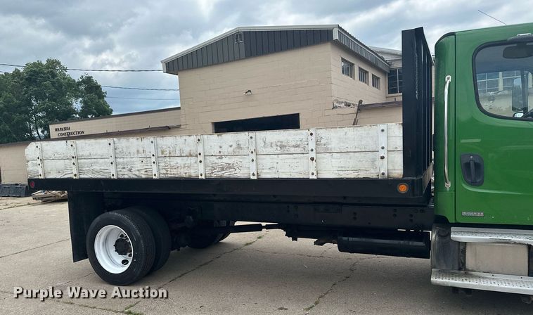 image for item AF9652 2005 Freightliner Business Class M2  dump flatbed truck