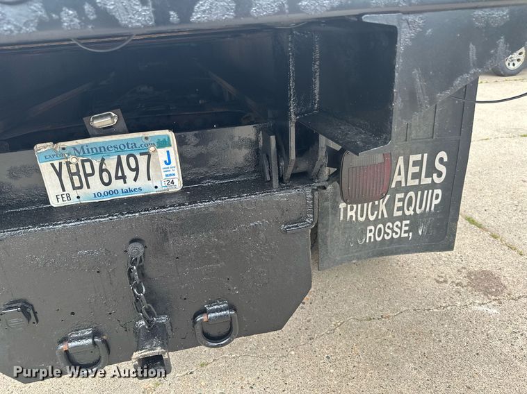 image for item AF9652 2005 Freightliner Business Class M2  dump flatbed truck