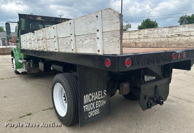 image for item AF9652 2005 Freightliner Business Class M2  dump flatbed truck