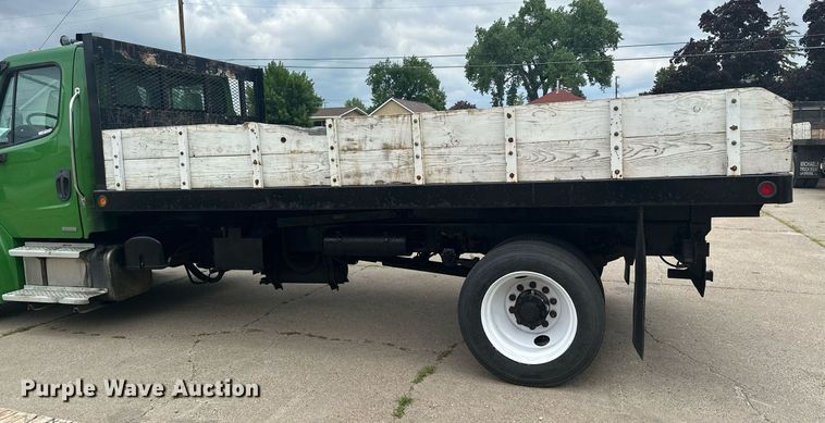 image for item AF9652 2005 Freightliner Business Class M2  dump flatbed truck