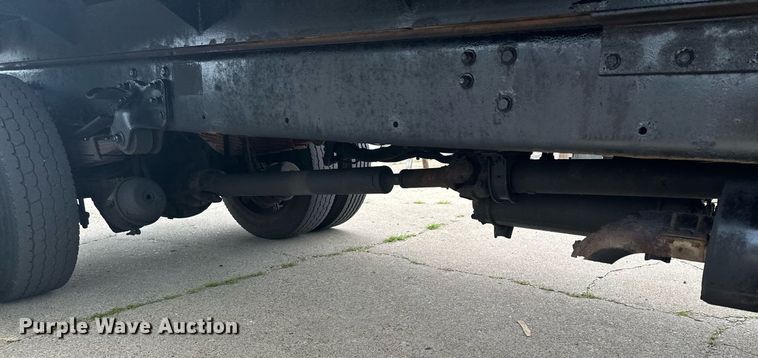 image for item AF9652 2005 Freightliner Business Class M2  dump flatbed truck