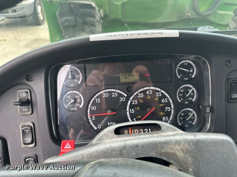 image for item AF9652 2005 Freightliner Business Class M2  dump flatbed truck