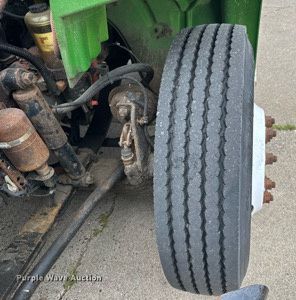 image for item AF9652 2005 Freightliner Business Class M2  dump flatbed truck