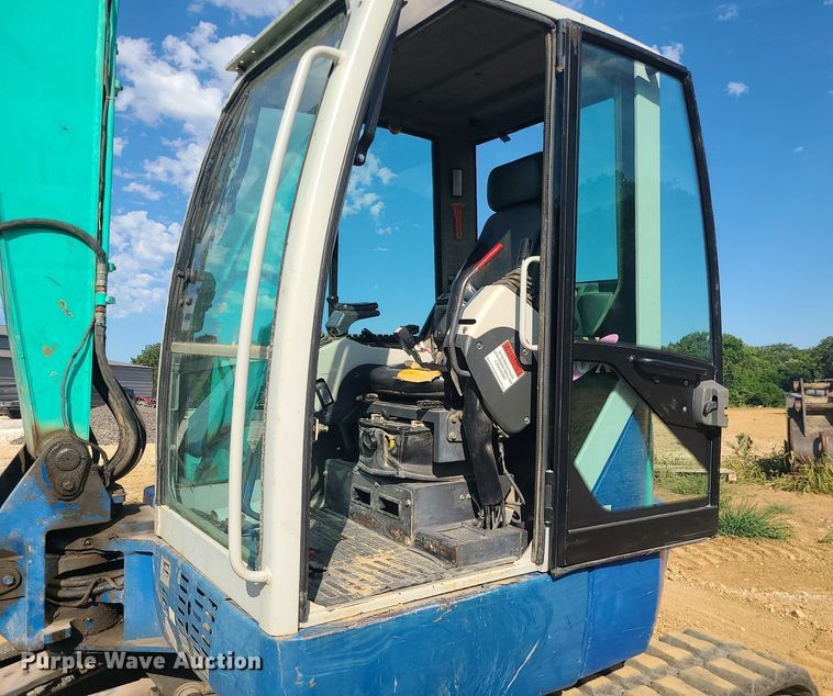 image for item BR9794 2004 IHI 80NX-3  mini excavator