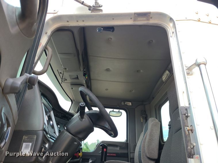 image for item BR9809 2007 Kenworth T800  dump truck