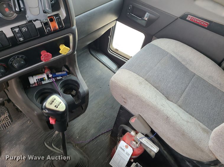 image for item BR9809 2007 Kenworth T800  dump truck