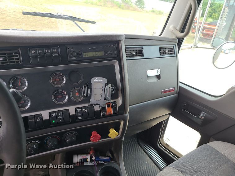 image for item BR9809 2007 Kenworth T800  dump truck