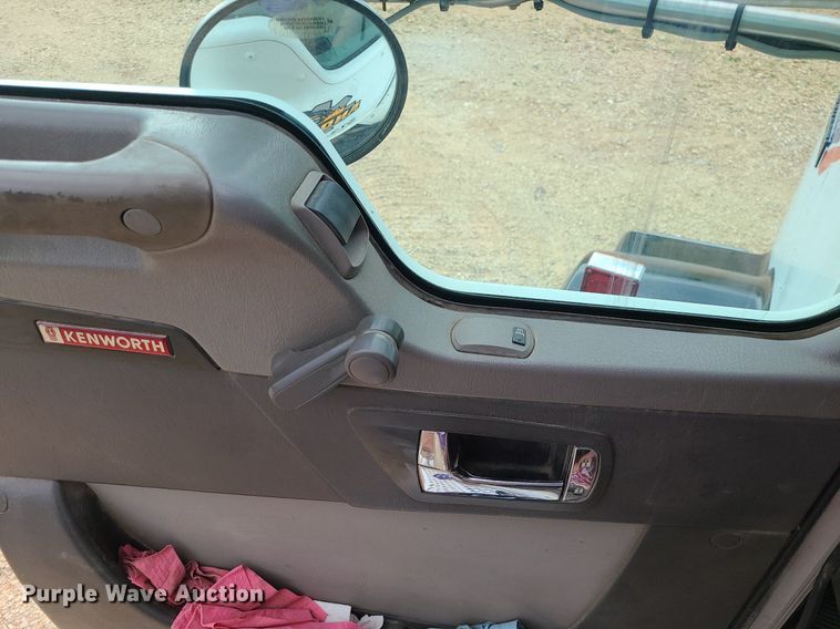 image for item BR9809 2007 Kenworth T800  dump truck