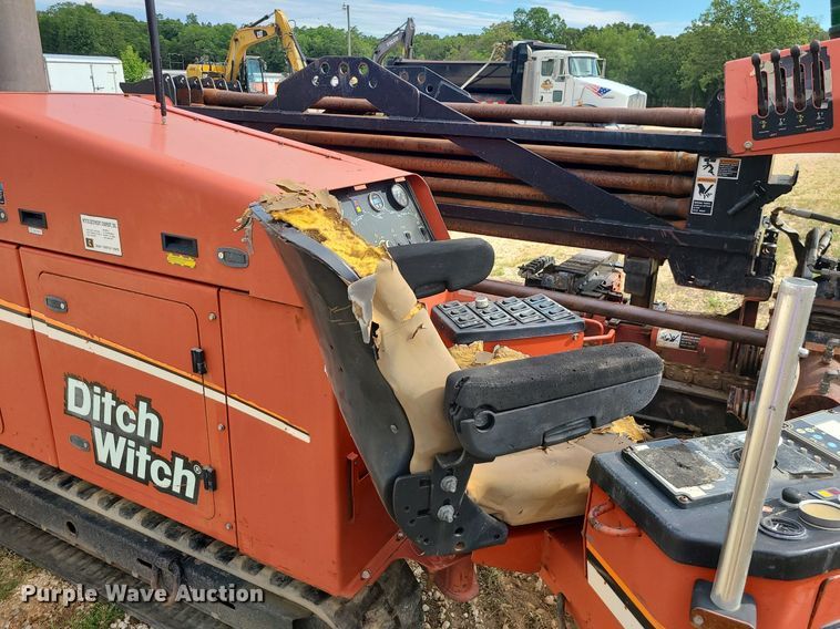 image for item BR9810 2007 Ditch Witch JT2720 All-Terrain  directional boring unit