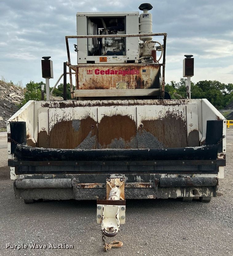 image for item DI7887 2002 Cedarapids MS-4  shuttle buggy material transfer unit