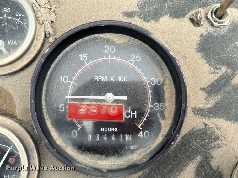 image for item DI7887 2002 Cedarapids MS-4  shuttle buggy material transfer unit