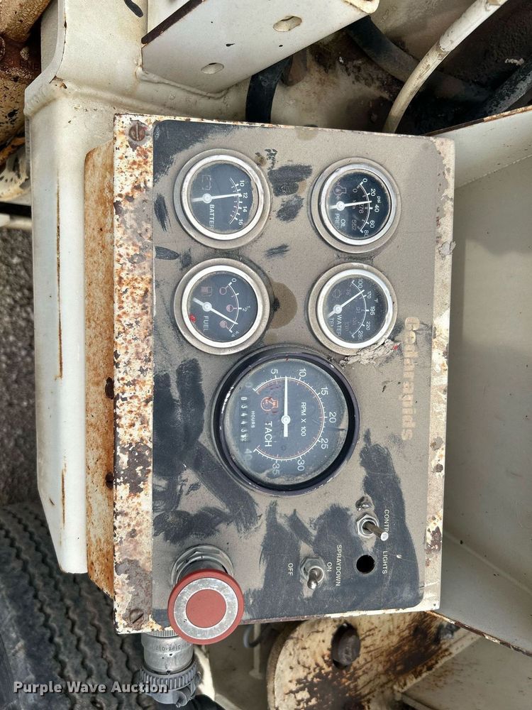 image for item DI7887 2002 Cedarapids MS-4  shuttle buggy material transfer unit