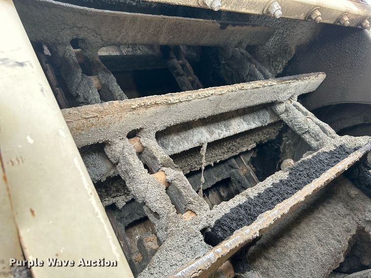 image for item DI7887 2002 Cedarapids MS-4  shuttle buggy material transfer unit