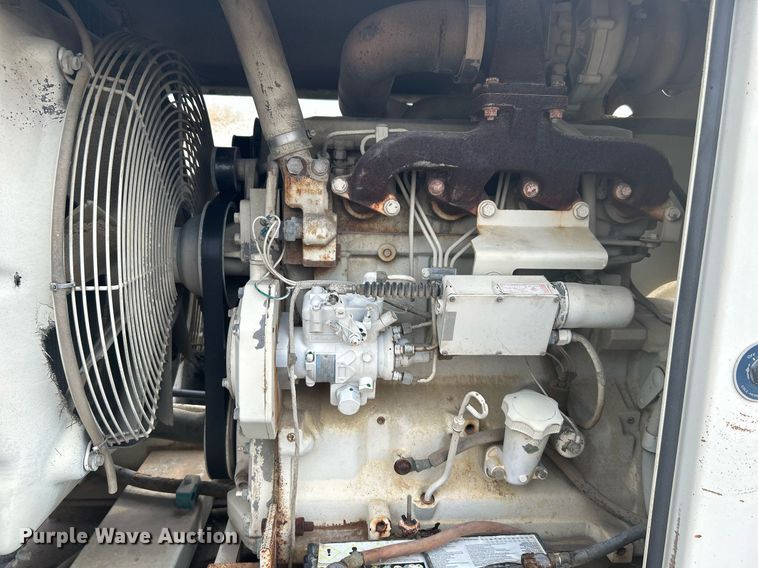 image for item DI7887 2002 Cedarapids MS-4  shuttle buggy material transfer unit