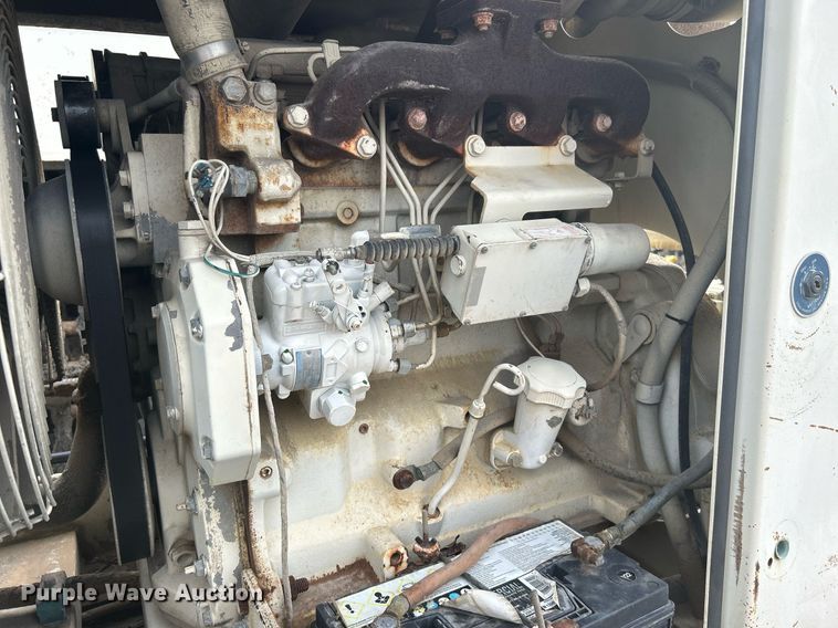 image for item DI7887 2002 Cedarapids MS-4  shuttle buggy material transfer unit