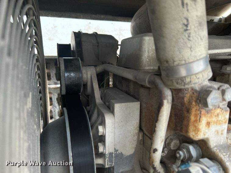 image for item DI7887 2002 Cedarapids MS-4  shuttle buggy material transfer unit