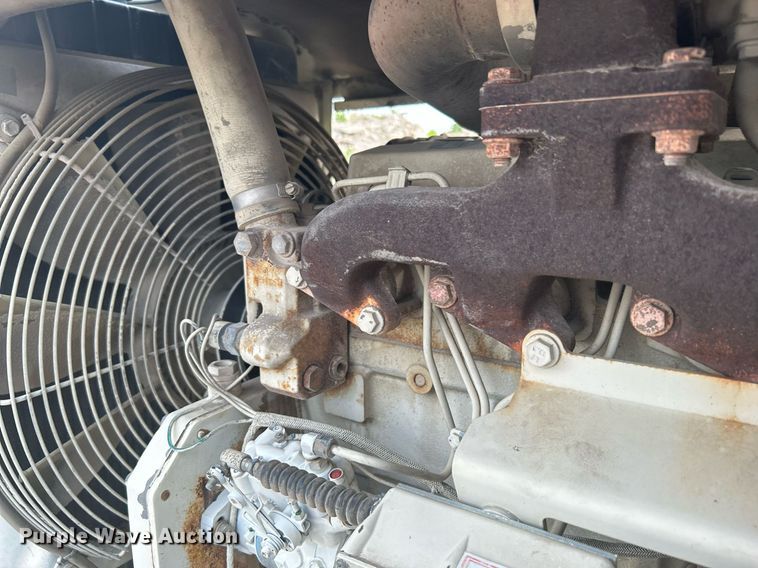 image for item DI7887 2002 Cedarapids MS-4  shuttle buggy material transfer unit