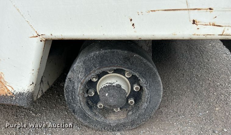 image for item DI7887 2002 Cedarapids MS-4  shuttle buggy material transfer unit