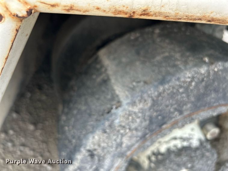 image for item DI7887 2002 Cedarapids MS-4  shuttle buggy material transfer unit