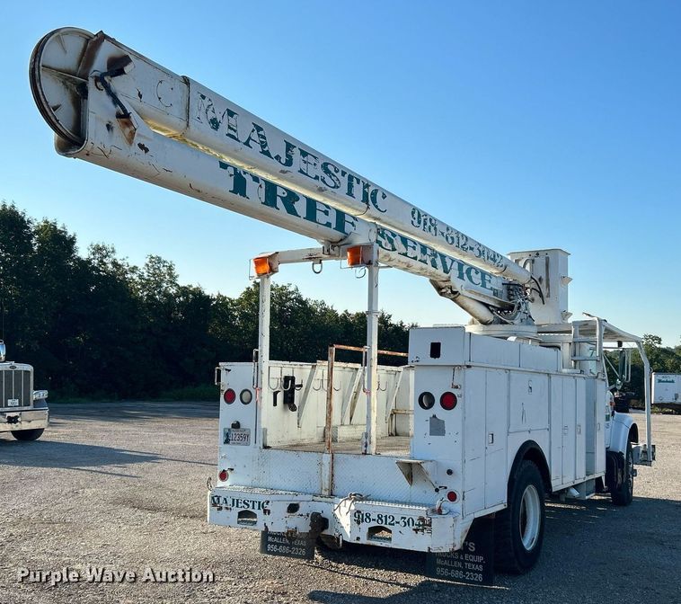 image for item DI7890 1990 International 4700  bucket truck
