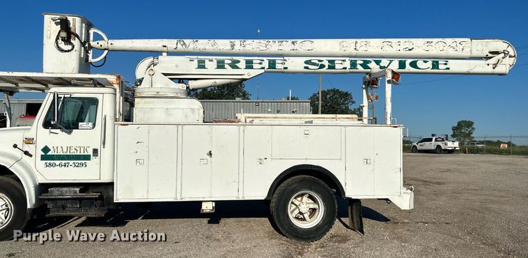 image for item DI7890 1990 International 4700  bucket truck
