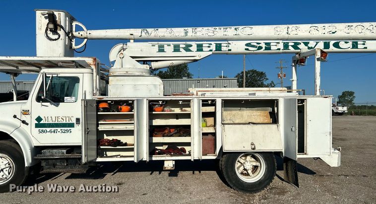 image for item DI7890 1990 International 4700  bucket truck