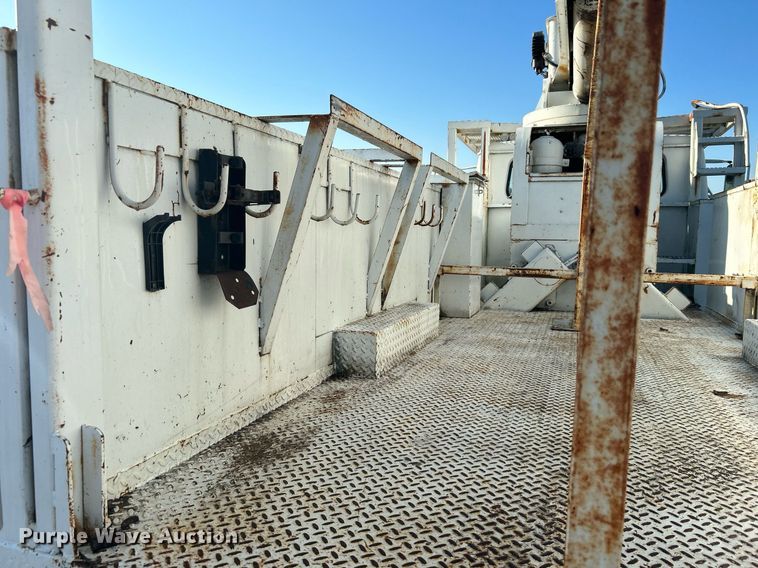 image for item DI7890 1990 International 4700  bucket truck