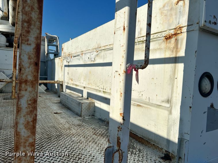 image for item DI7890 1990 International 4700  bucket truck