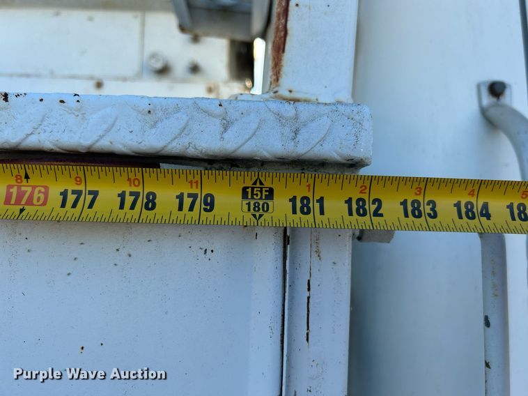 image for item DI7890 1990 International 4700  bucket truck