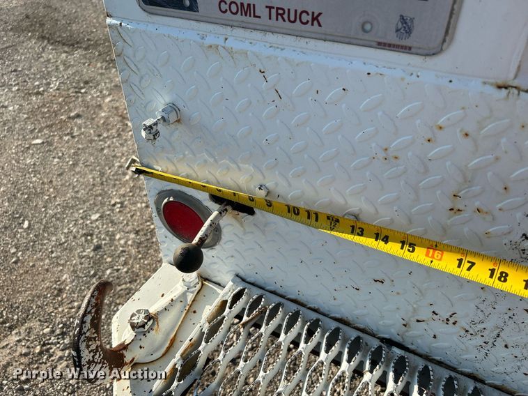 image for item DI7890 1990 International 4700  bucket truck