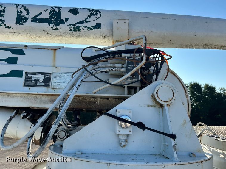 image for item DI7890 1990 International 4700  bucket truck