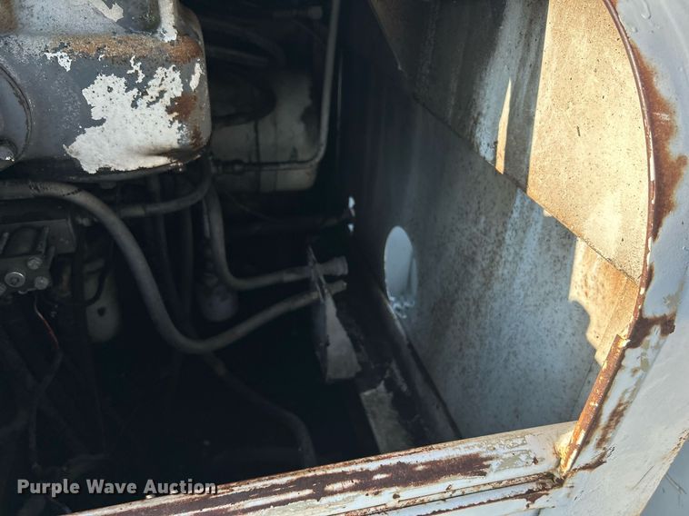 image for item DI7890 1990 International 4700  bucket truck