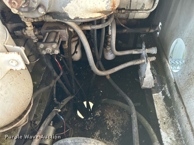 image for item DI7890 1990 International 4700  bucket truck