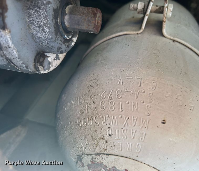 image for item DI7890 1990 International 4700  bucket truck