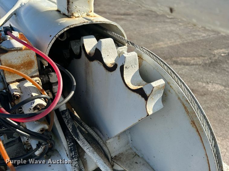 image for item DI7890 1990 International 4700  bucket truck