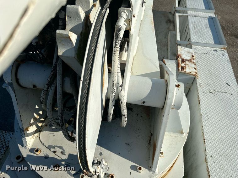 image for item DI7890 1990 International 4700  bucket truck