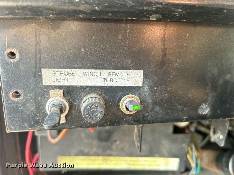 image for item DI7890 1990 International 4700  bucket truck