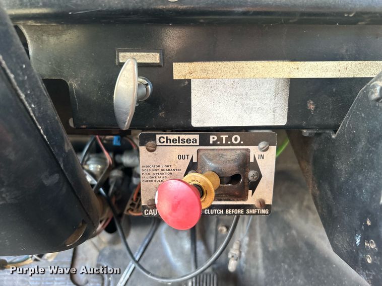 image for item DI7890 1990 International 4700  bucket truck