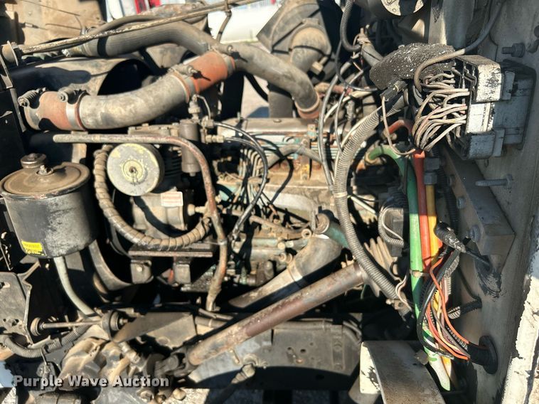 image for item DI7890 1990 International 4700  bucket truck