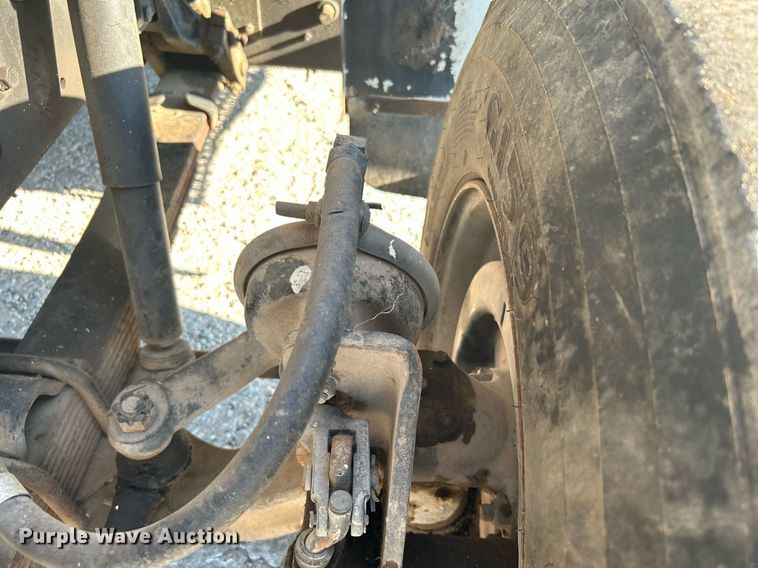 image for item DI7890 1990 International 4700  bucket truck