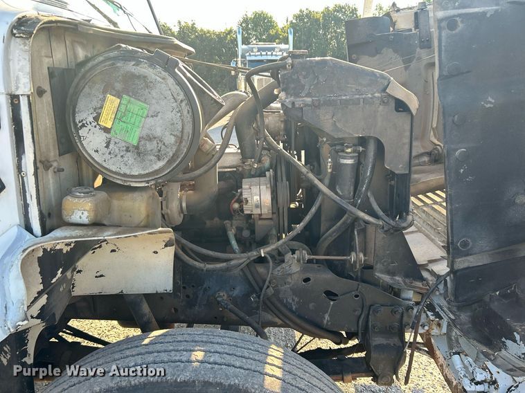 image for item DI7890 1990 International 4700  bucket truck