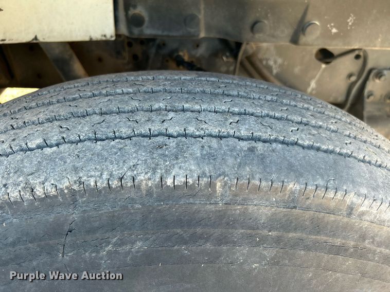 image for item DI7890 1990 International 4700  bucket truck